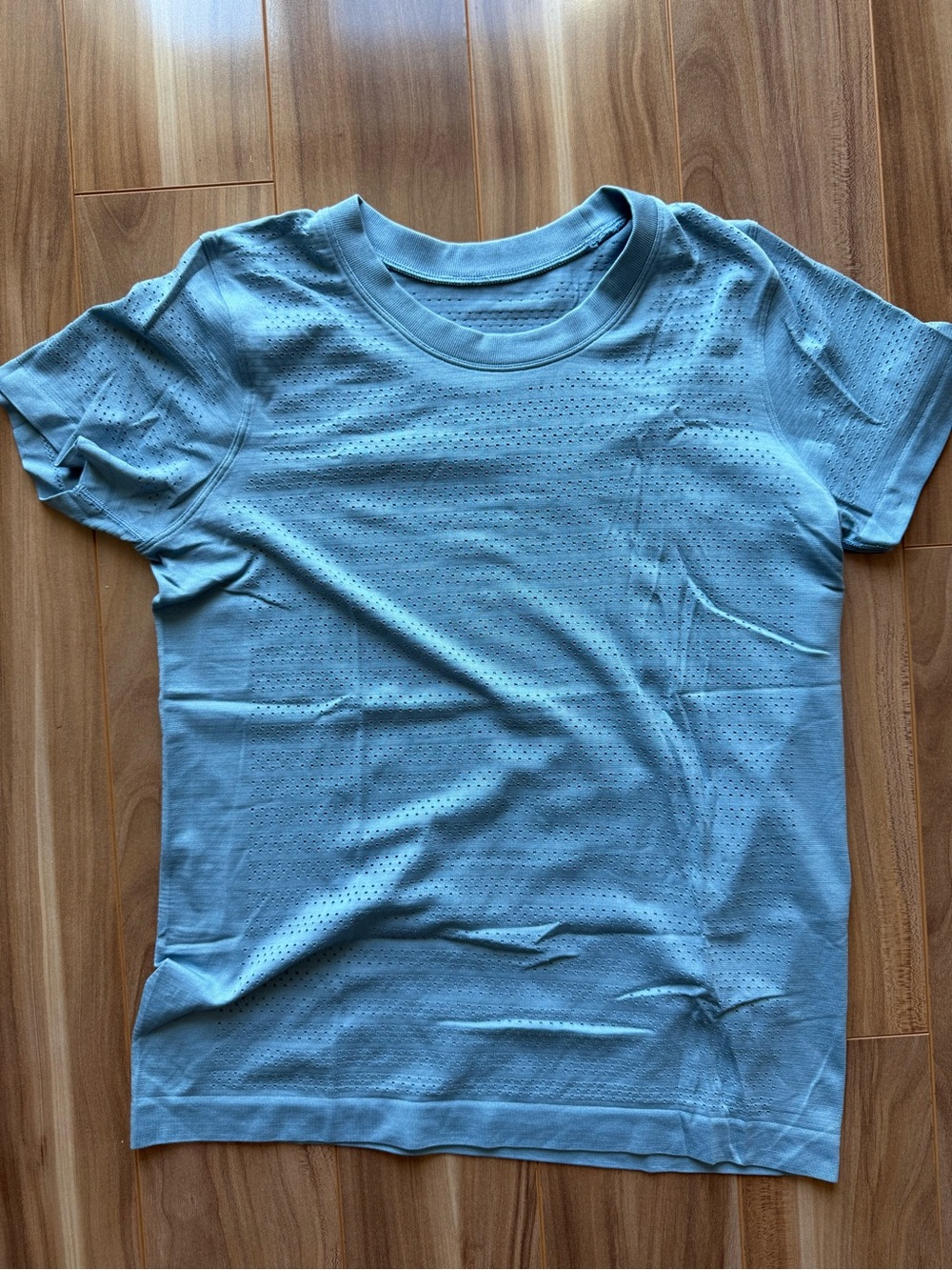 Lululemon Breeze By Short Sleeve *Squad - size 6/8